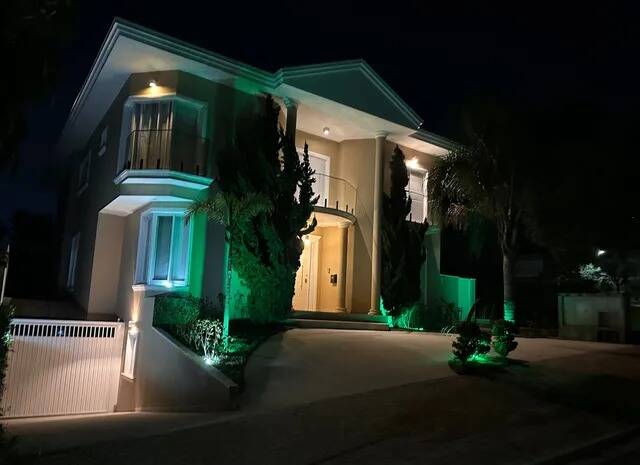 #1410 - Casa para Venda em Santana de Parnaíba - SP