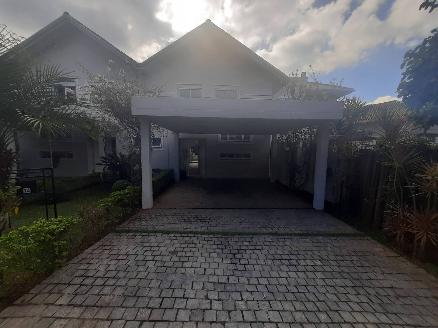 #1928 - Casa em condomínio para Locação em Santana de Parnaíba - SP