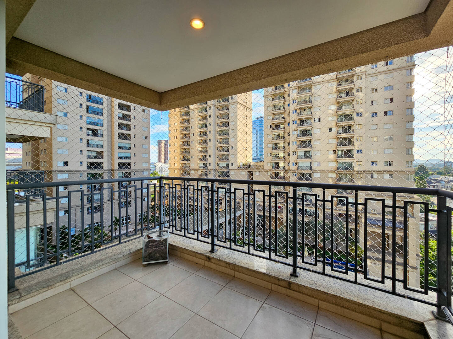 #2405 - Apartamento para Locação em Barueri - SP