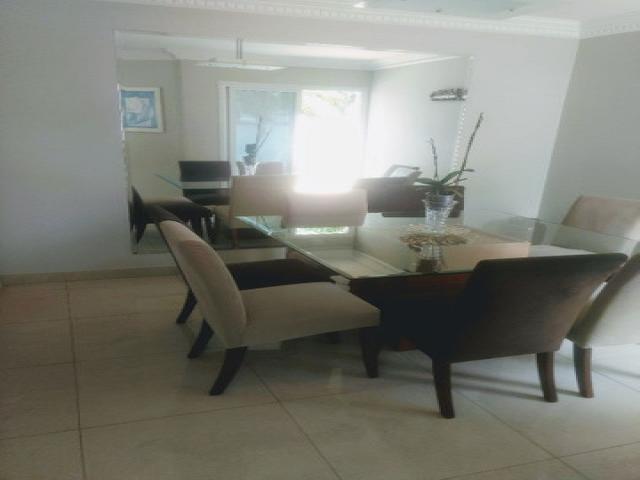 #218 - Casa para Venda em Santana de Parnaíba - SP