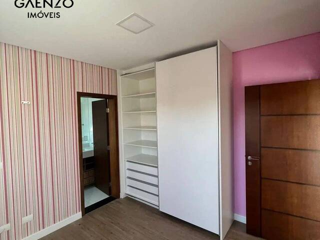 Casa para Venda em Santana de Parnaíba - 4