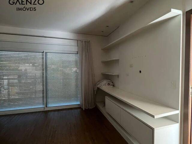 Casa para Venda em Santana de Parnaíba - 5