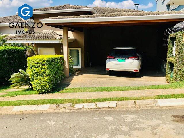 #820 - Casa em condomínio para Venda em Cotia - SP