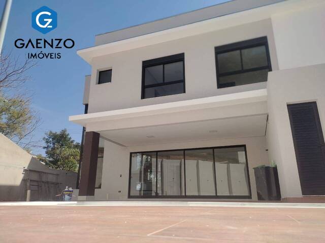 Casa para Venda em Santana de Parnaíba - 3