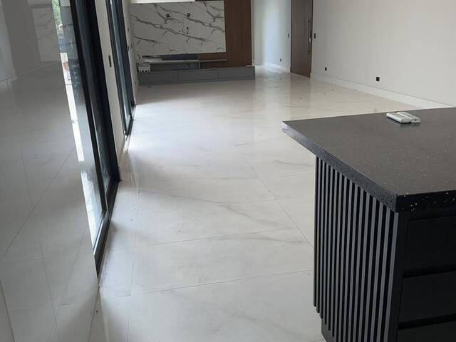 Apartamento para Venda em Santana de Parnaíba - 5