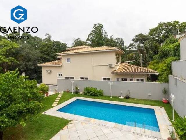 Casa para Venda em Santana de Parnaíba - 3