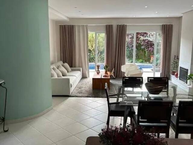 #1810 - Casa em condomínio para Venda em Santana de Parnaíba - SP