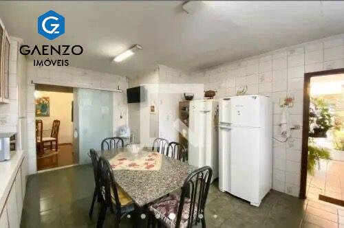 Casa à venda com 3 quartos, 200m² - Foto 8