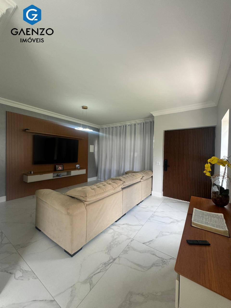 Casa de Condomínio à venda com 4 quartos, 331m² - Foto 2