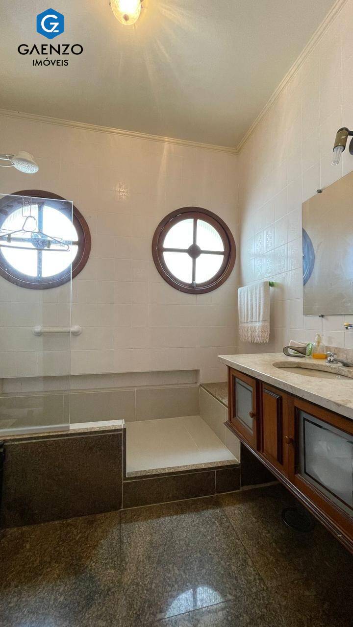 Casa de Condomínio à venda com 6 quartos, 420m² - Foto 32