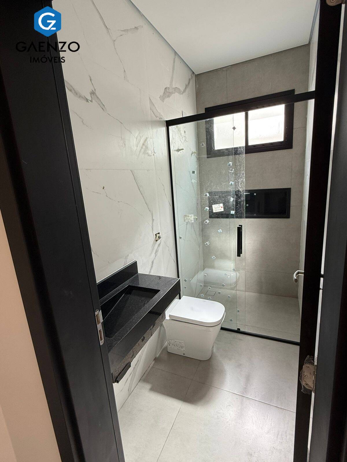 Casa à venda com 4 quartos, 259m² - Foto 2