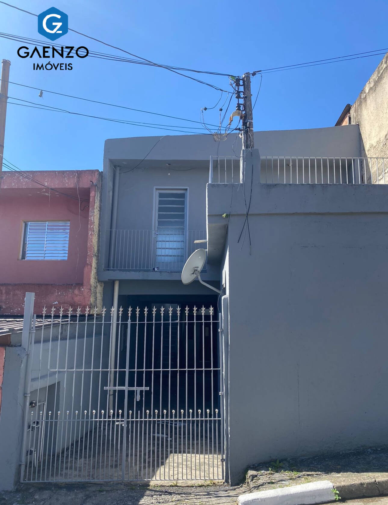 Casa à venda com 6 quartos, 200m² - Foto 1