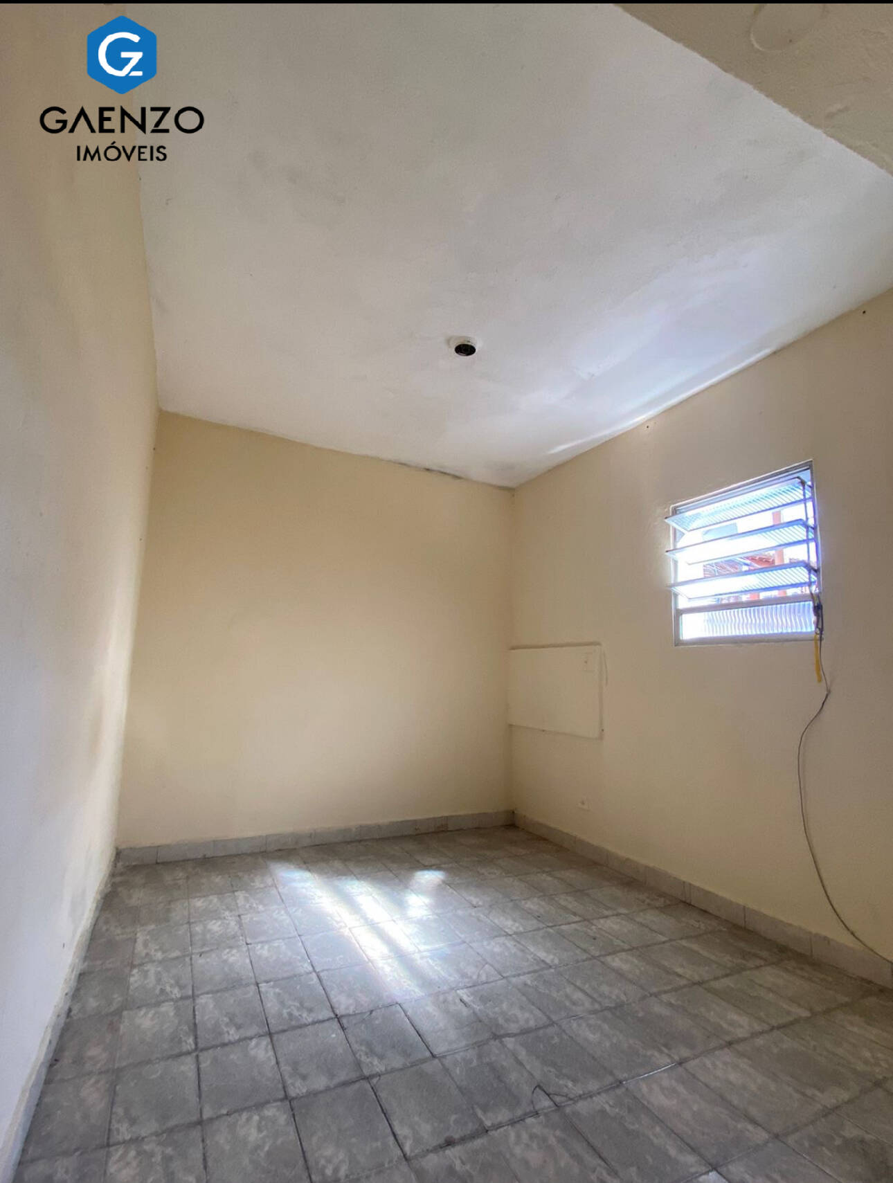 Casa à venda com 6 quartos, 200m² - Foto 5
