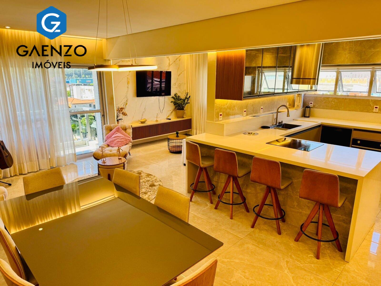 Apartamento, 3 quartos, 140 m² - Foto 1
